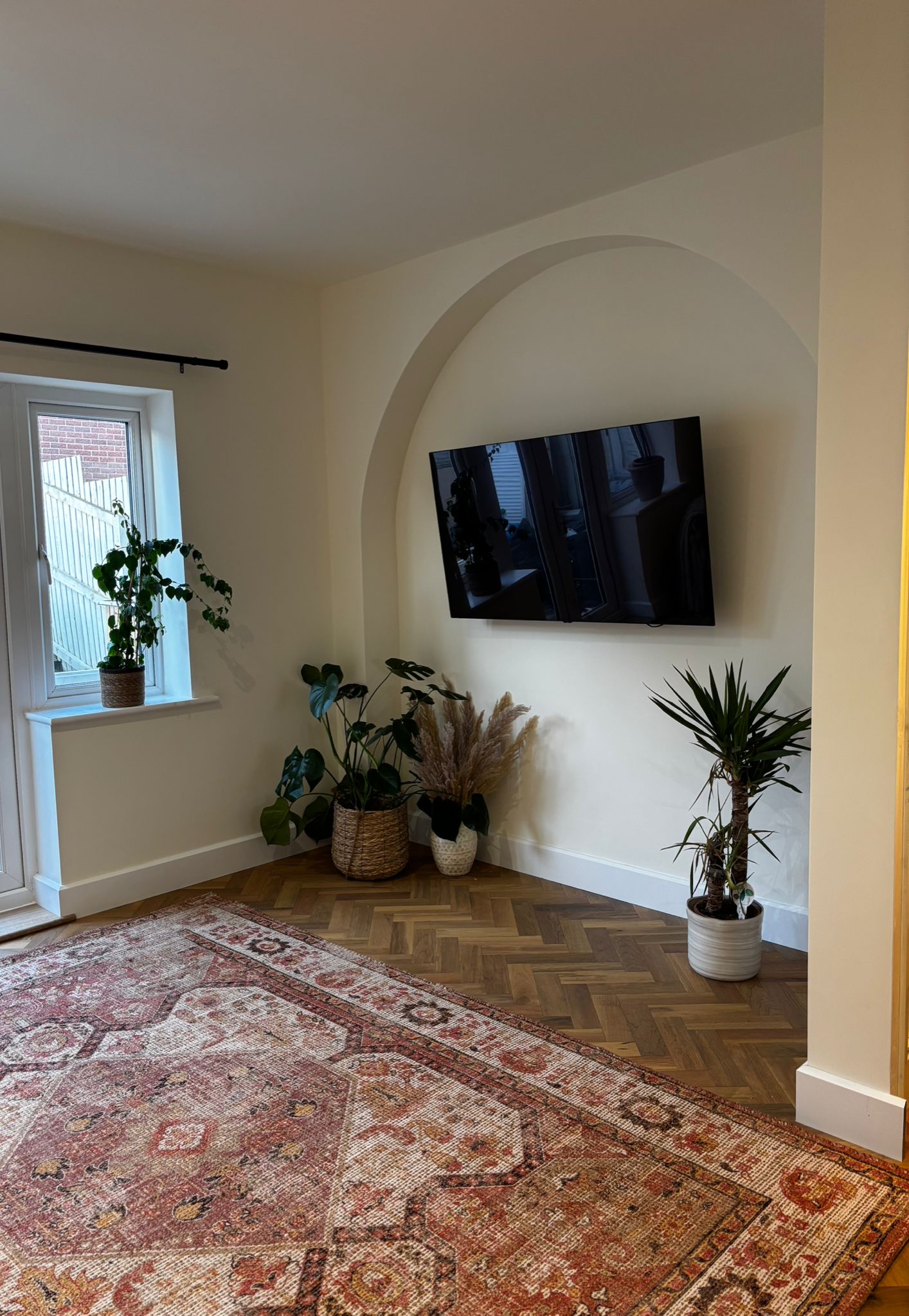 Full house renovation — herringbone flooring, feature arch and kitchen, Cardiff